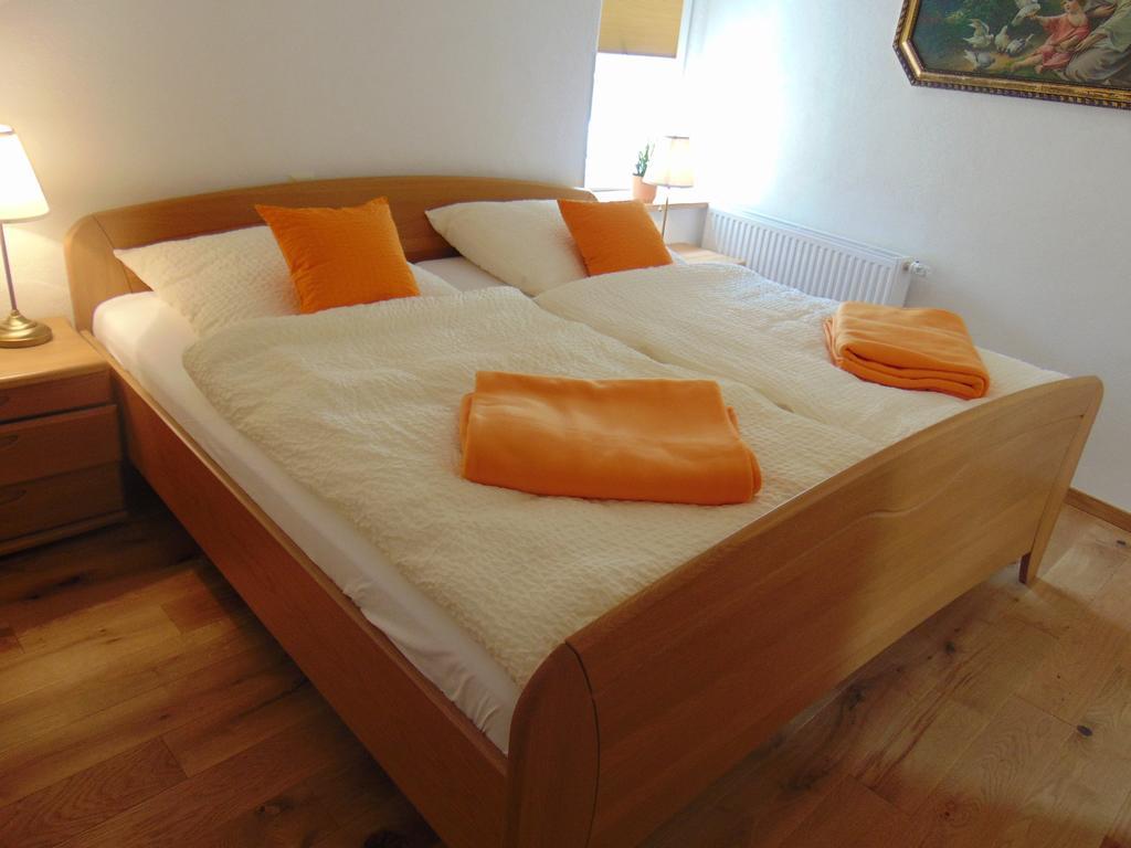 بورجين Ferienwohnung Bergblick /Moseltal المظهر الخارجي الصورة